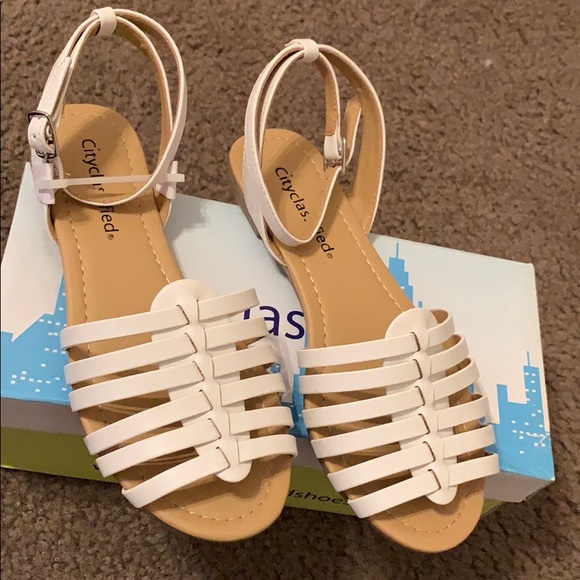 Sandals - Picture 2 of 6